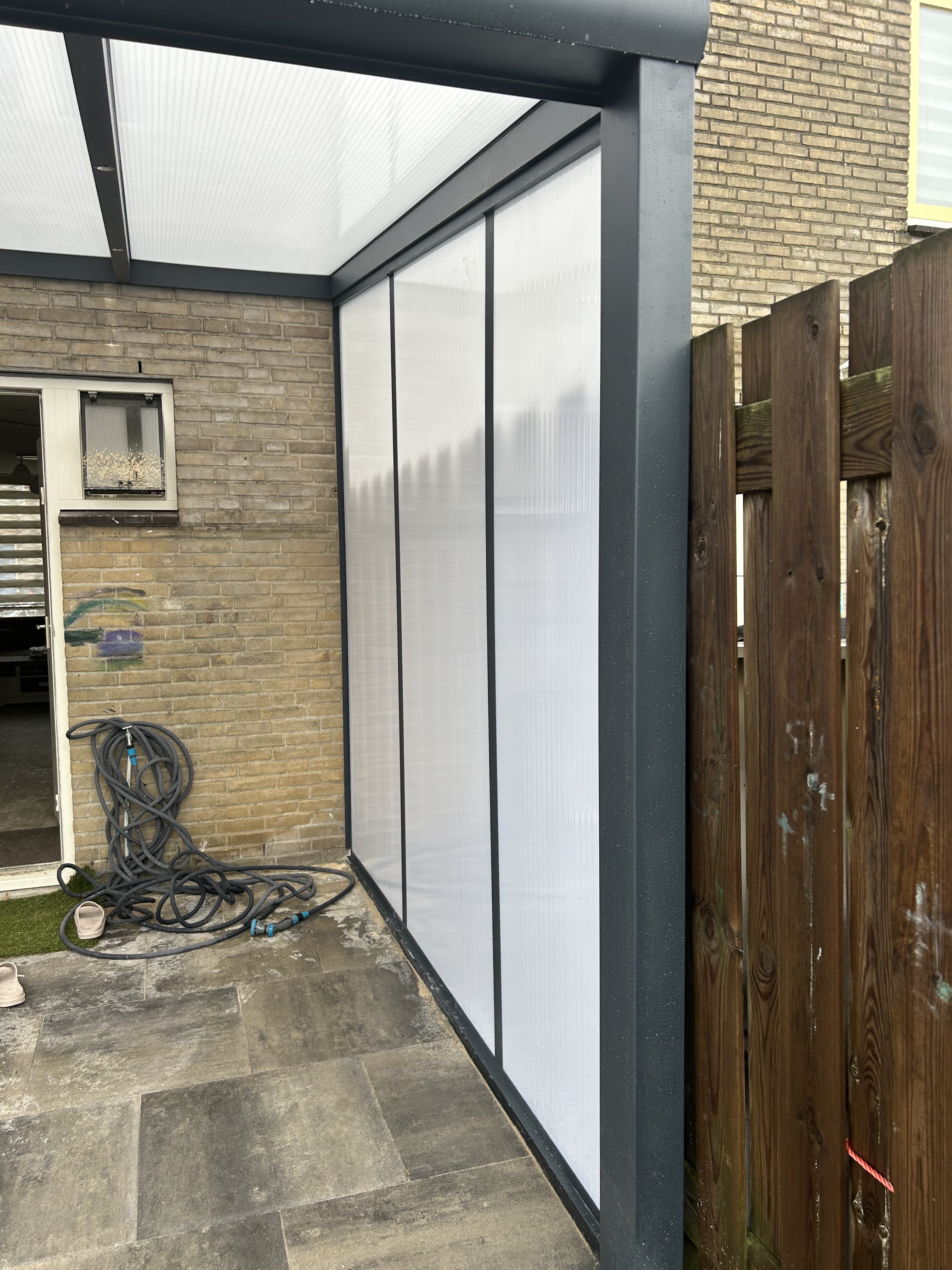 Polycarbonaat zijwand - DT Overkappingen